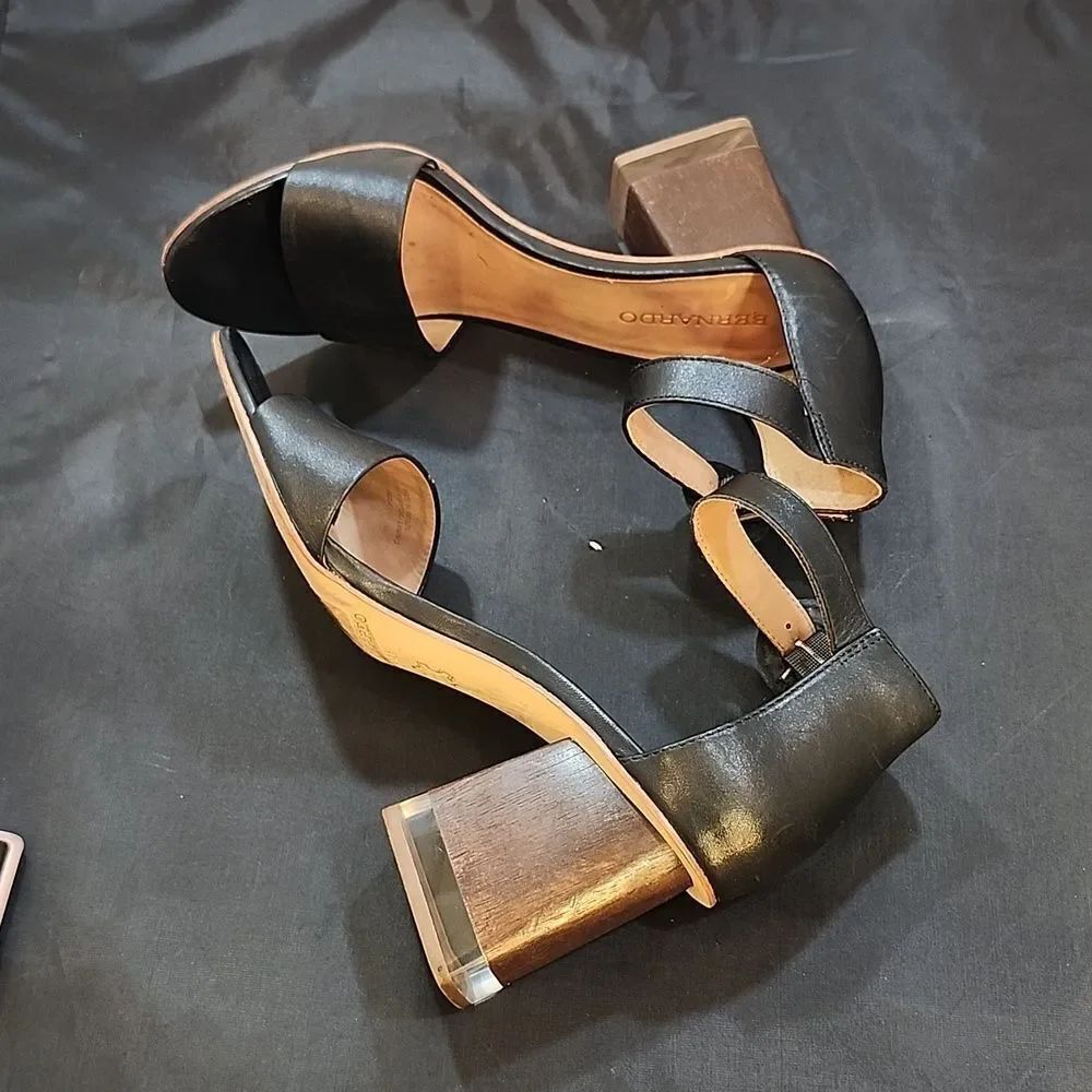 BE1RNARDO LEATHER OPEN-TOE LOW BLOCK-HEEL SANDAL G1 - Picture 11 of 16